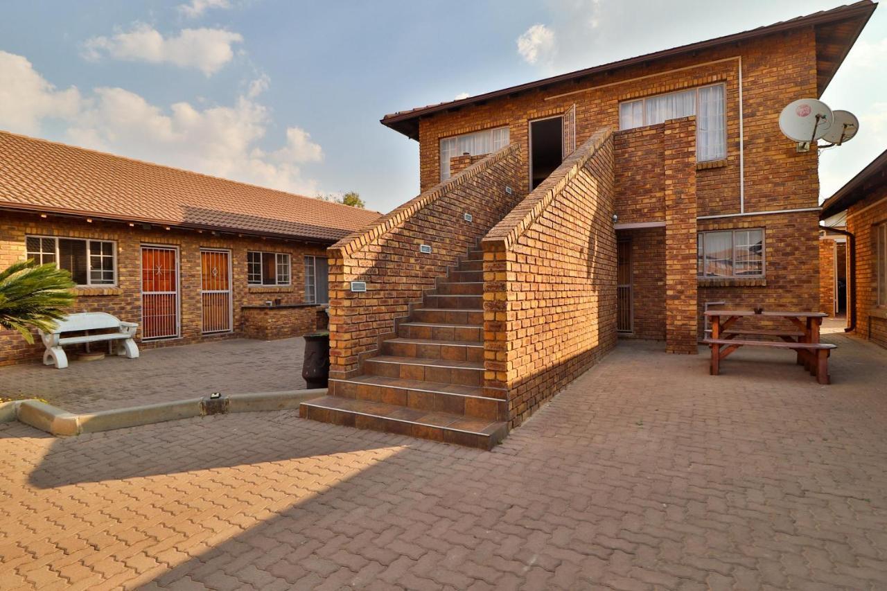 Rudman Townhouses - Family Apartment Boksburg Exteriér fotografie