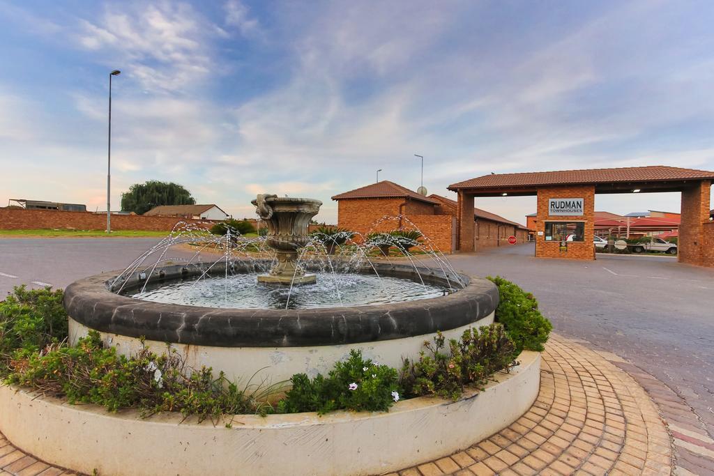 Rudman Townhouses - Family Apartment Boksburg Exteriér fotografie